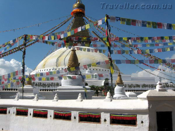 Будданатх. Самая большая ступа Непала. Выполнена в виде янтры, если смотреть сверху