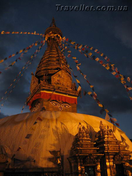 Величие вечернего храма. Катманду, Непал