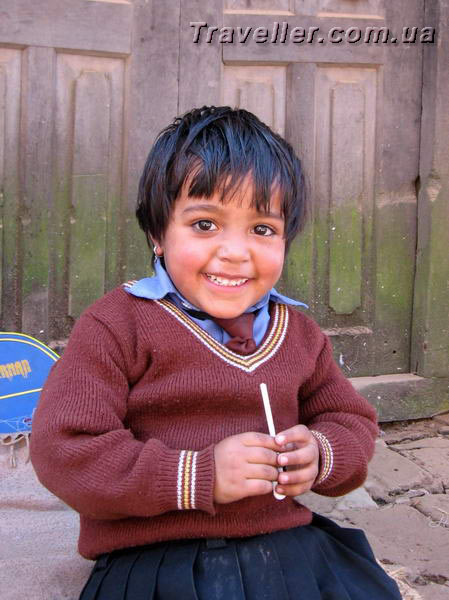 Непальская девочка. Ребенок-праздник. Дети Непала