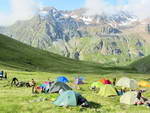 Школа альпинизма на Кавказе. Палаточный лагерь альпинистов в Грузии
