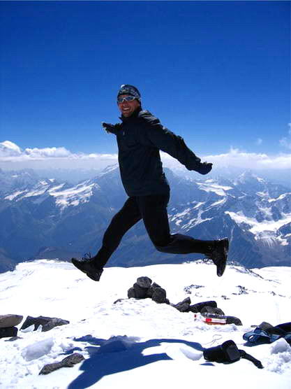 Во время подъема на вершину Эльбруса с юга