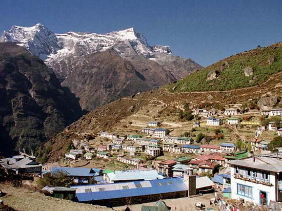 Намче-Базар - столица шерпов Непала, в восхождениее по Непалу к подножью Айленд-Пика