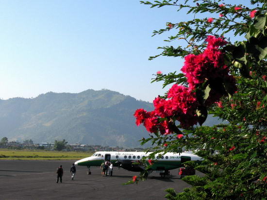 Тур в Непале. Перелет в покхару на самолете Непальских авиалиний.