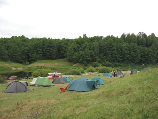 Палаточный лагерь на берегу Южного Буга, во время сплава.