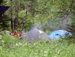 Палаточный лагерь - отдых после верховой езды в конном походе по Крыму.