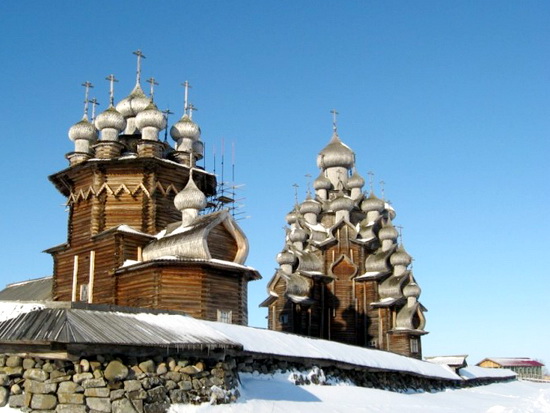 Кижи. Церкви и храмы Кижского ансамбля, в лыжном походе.