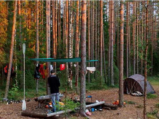 Сплав по Шуе в Карелии. Первый день, палаточный лагерь.