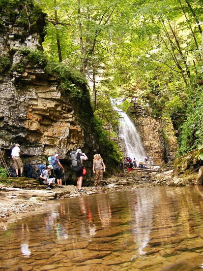 Манявский водопад - уникальный памятник природы Карпат