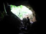 Спуск в необорудованную пещеру. В один из дней туристического похода по Крыму.