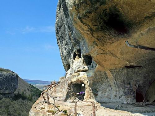 Челтер-Коба - пещерный монастырь. В туристическом походе с легким рюкзаком.
