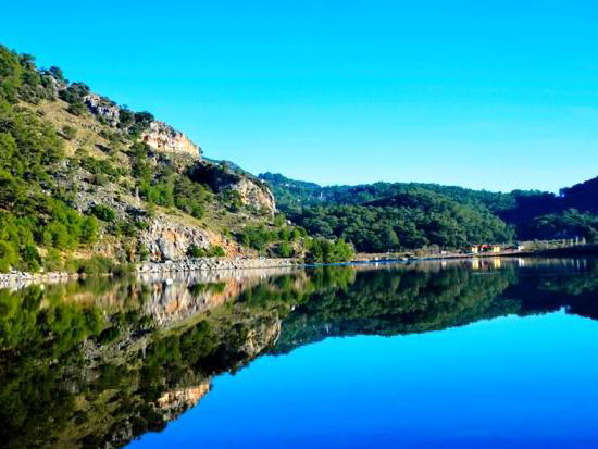 Озеро Сюлюнгюр в рамках трека по озерам Даламана. Турция