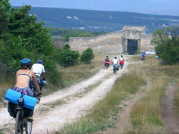 Велотур в Крыму по горам и долинам на велосипедах, Баштановка, Чатыр-Даг.