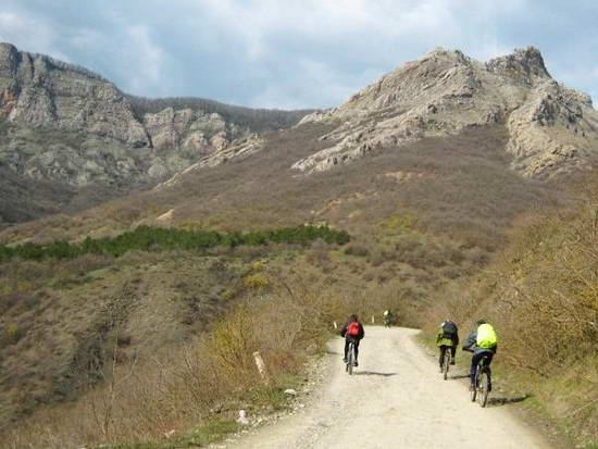 Велопоход по историческим местам Крыма, через яйлы и перевалы.