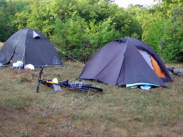 Палаточный лагерь на маршруте велопохода
