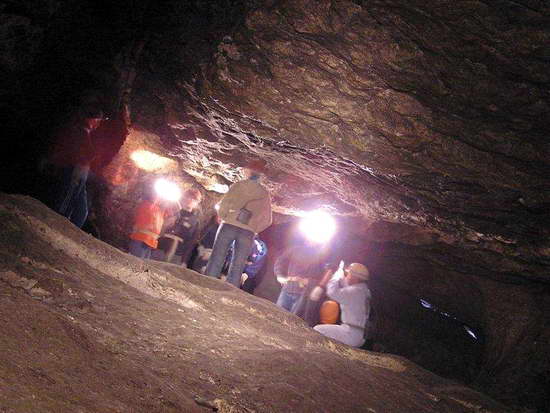 Пещера Млынки, экскурсия по программе велопохода в Украине