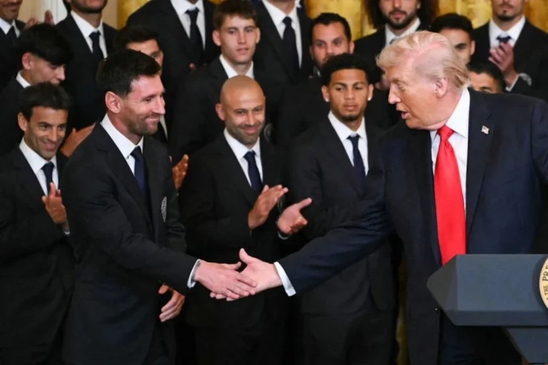 Трамп пожартував про Роналду під час зустрічі з Мессі у Білому домі Трамп та Мессі