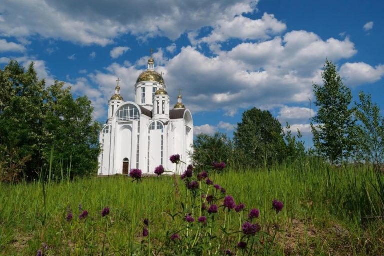 Успіння Пресвятої Богородиці 2026 в Україні: дата святкування та головні заборони Храм