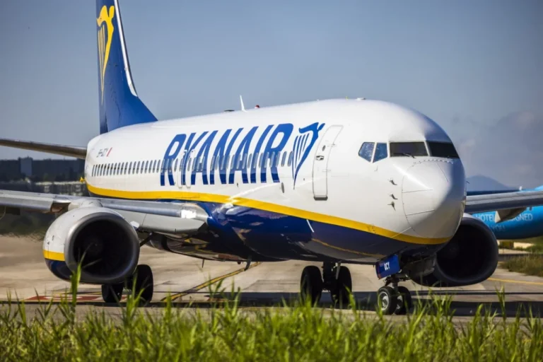 Ryanair розширює рейси до Марокко: які нові маршрути відкриють узимку 2026–2027 Літак Ryanair